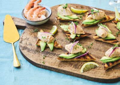 Skaldyrspaté med avocado på sprødt sandwichbrød